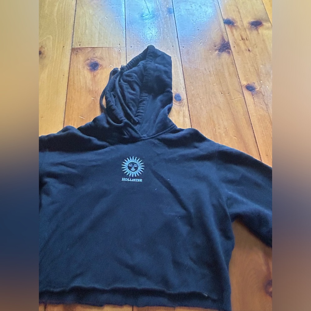 Hollister black crop hoodie